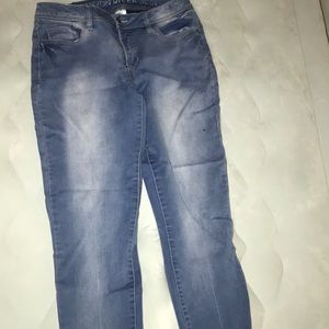 I’m selling jeans👍🏽